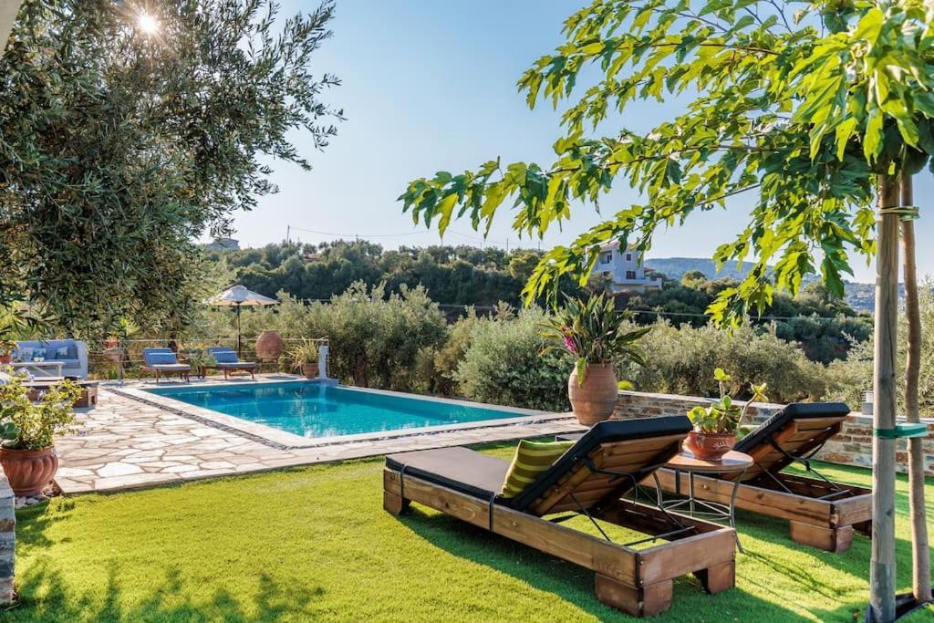 Skopelos Blue Heaven Pool Villa In Olive Grove ภายนอก รูปภาพ