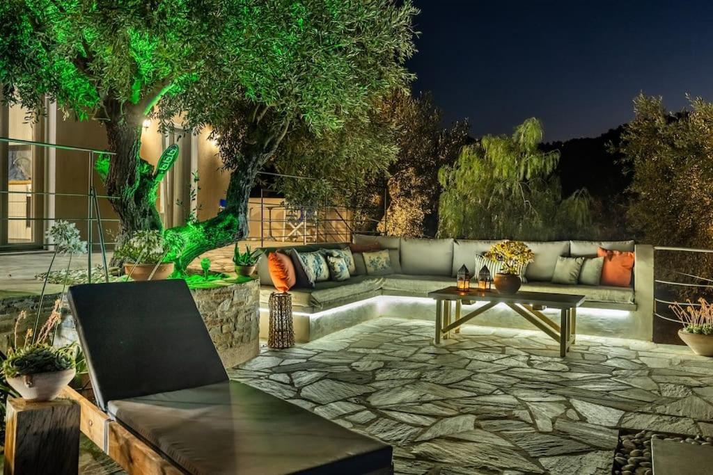 Skopelos Blue Heaven Pool Villa In Olive Grove ภายนอก รูปภาพ