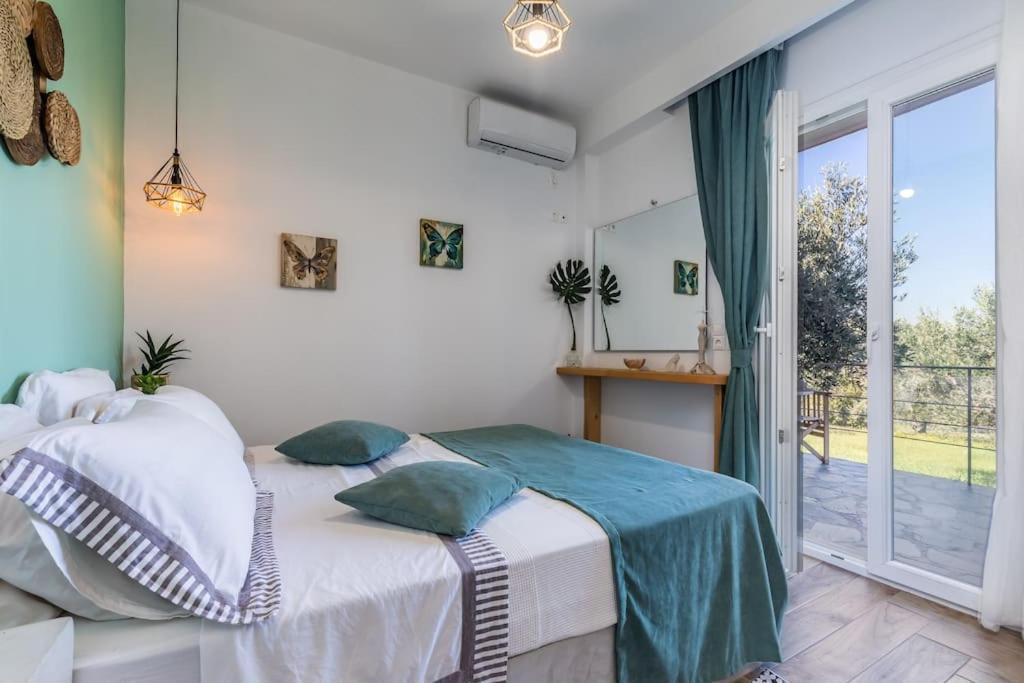 Skopelos Blue Heaven Pool Villa In Olive Grove ภายนอก รูปภาพ