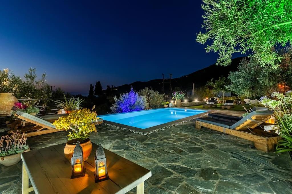 Skopelos Blue Heaven Pool Villa In Olive Grove ภายนอก รูปภาพ